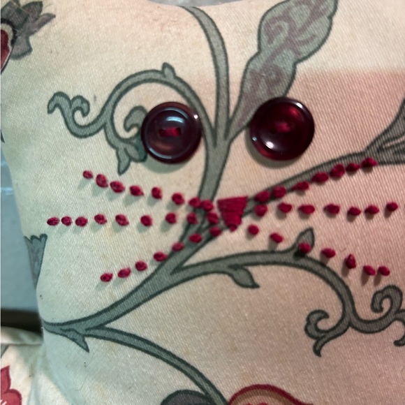 CAT SHAPED PILLOW Floral - Picture 2 of 7